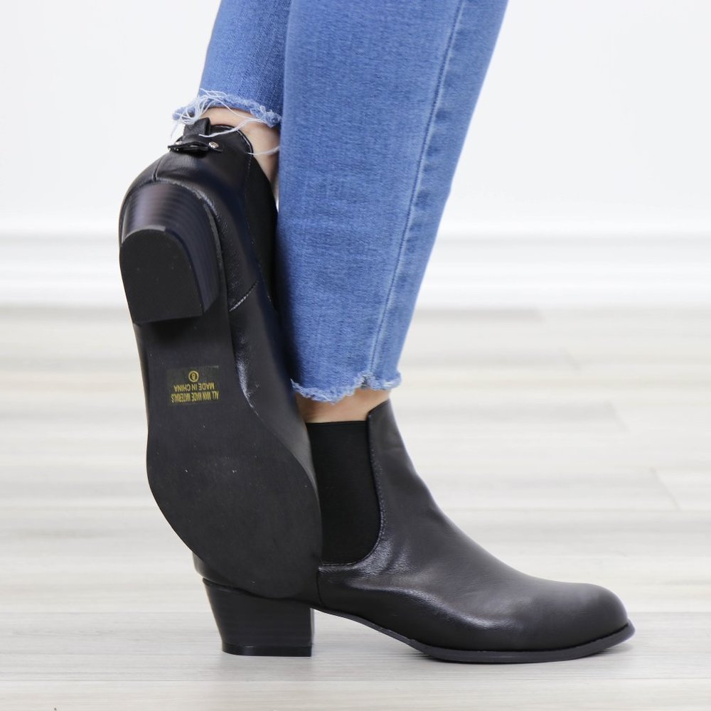 Black Faux Low Cut Leather Ankle Chelsea Boots - Picture 11 of 11